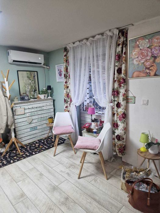 Обзаведен и разработен фризьорски салон  в София, район “Оборище”