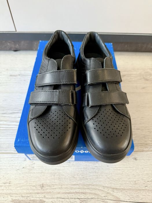 Продам НОВЫЕ школьные туфли
