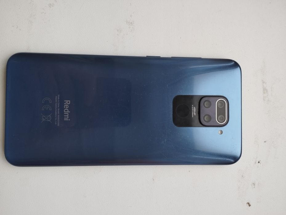 Продаю телефон редми нот 9