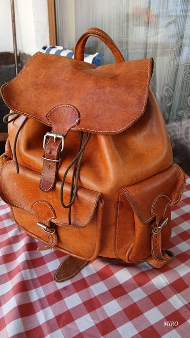 Дизайнерска раница от естествена кожа