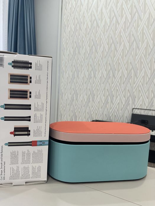 Продам фен с насадками