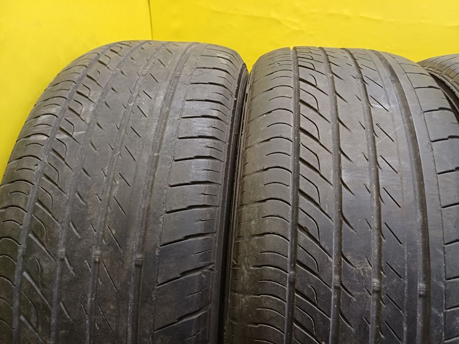 Шины 225/55 R16 Dunlop комплект.