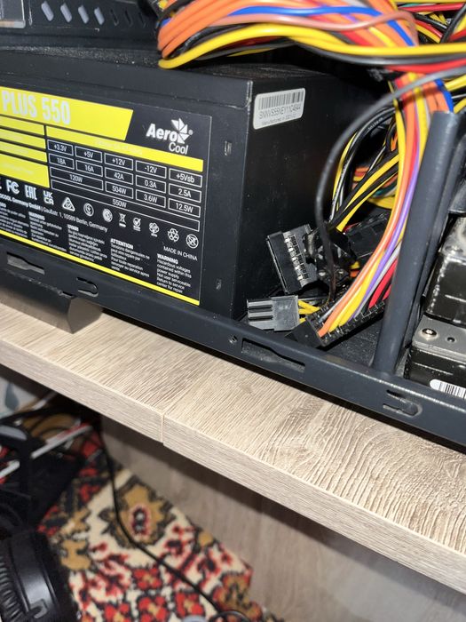 Продам блок питания AeroCool