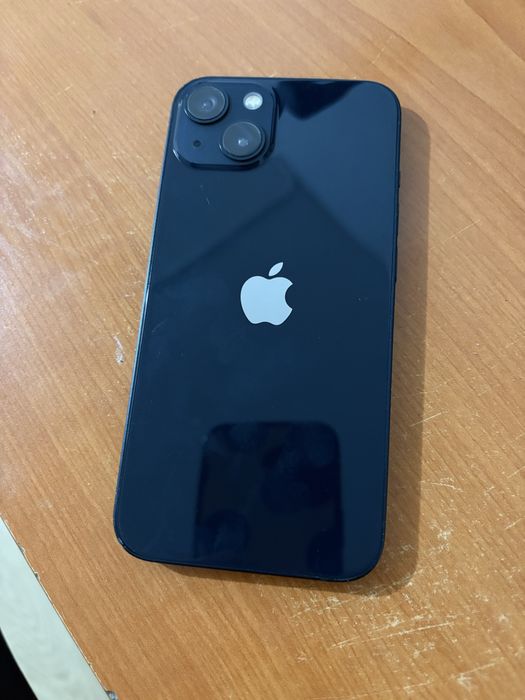 Vand iphone 13 simplu