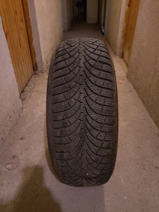 4 броя зимни гуми Good year 205/55R16