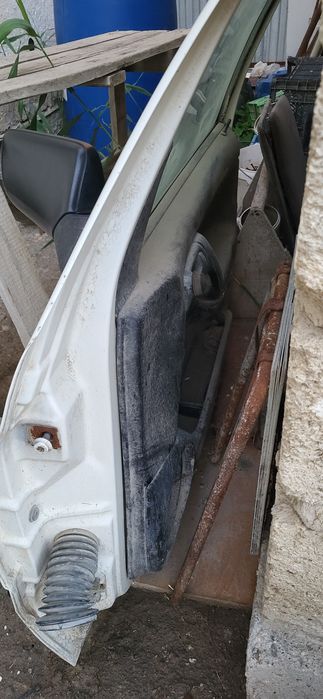 Продам Дверь на Гольф 3