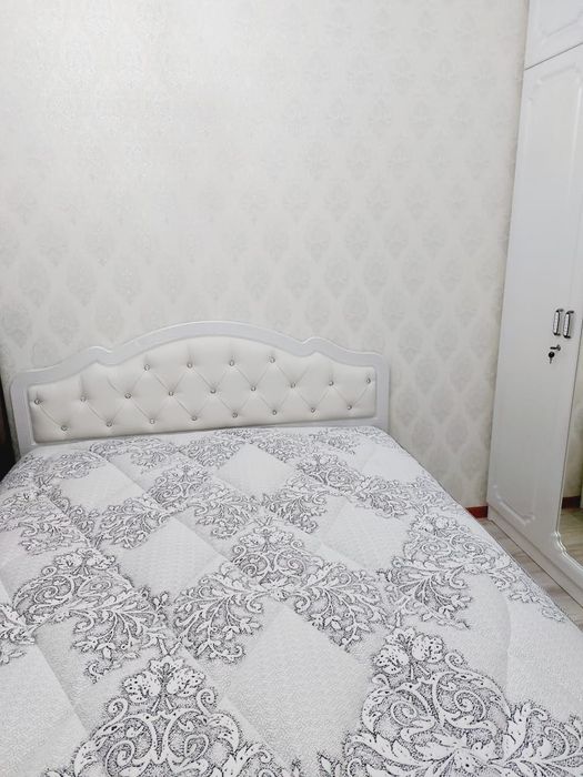 Продам б/у двухспальную кровать