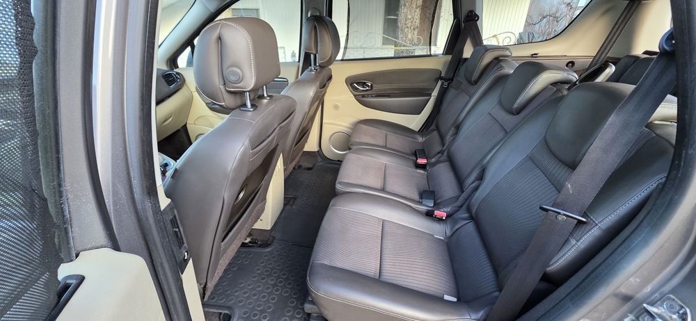 Renault Grand Scenic 2012 .7 locuri. 1,5 diesel