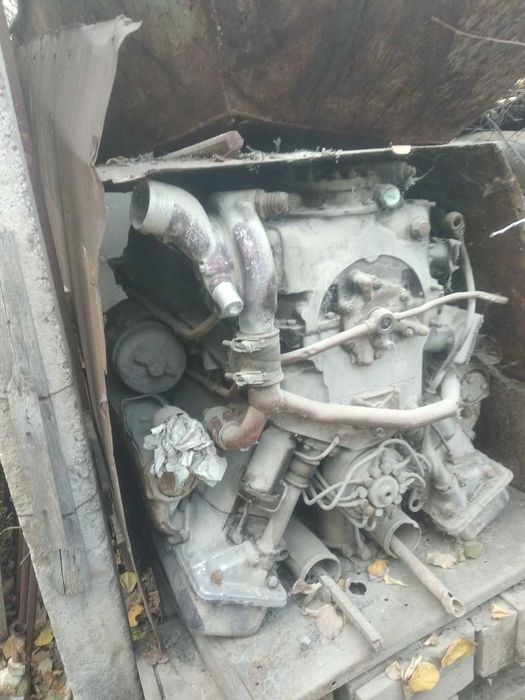 Булдозерга Двигатель сотилади Д 200