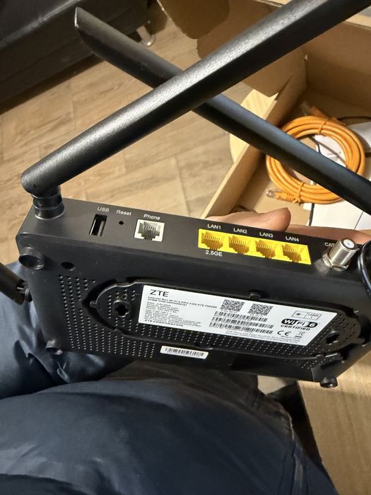 ZTE Internet Box Wi-Fi 6 Pro 2.5 ZTE F6605R Router Orange Nou Garantie