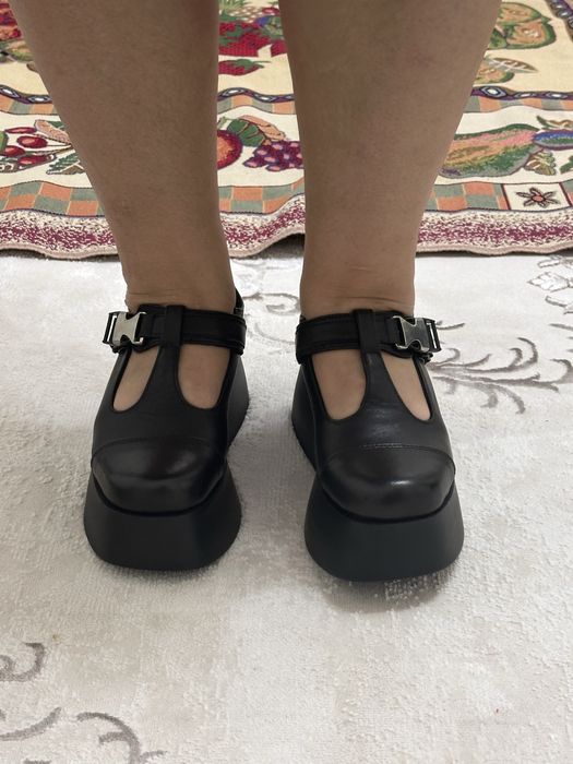 Ботинка кожаная.