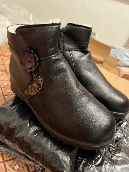 Женские ботинки