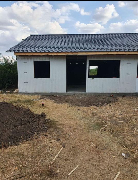 Vând case din panouri sandwich