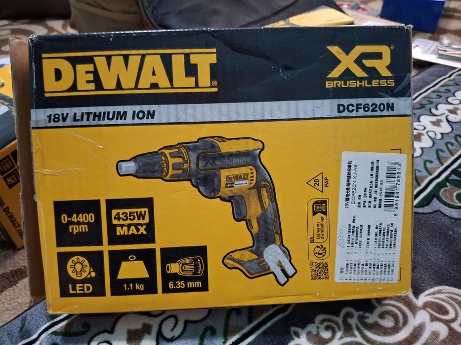 DeWALT шуруповерт DCF620N