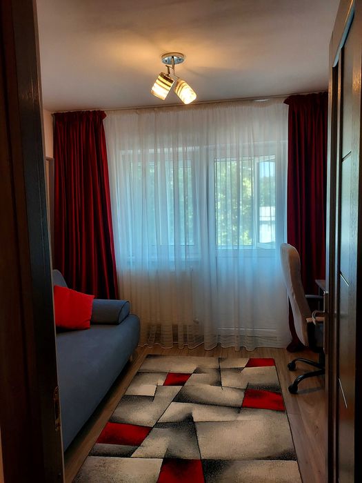 Vand apartament  4 camere