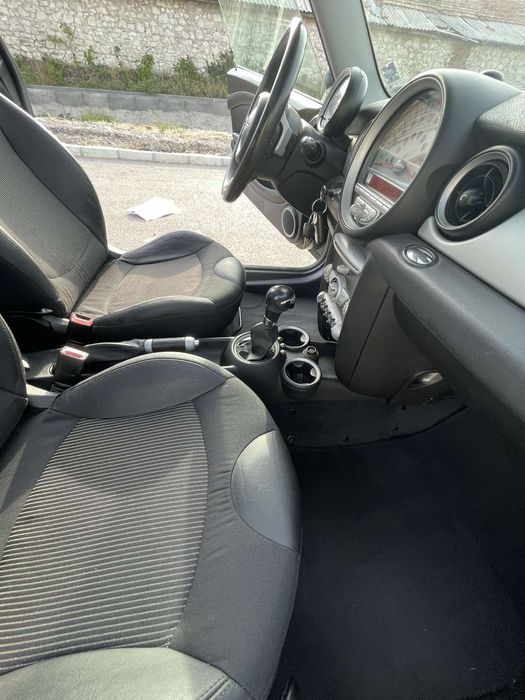 Продавам Мини Купър