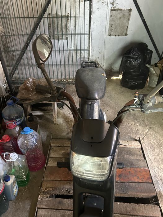 Продавам моторче Пежо  със документи