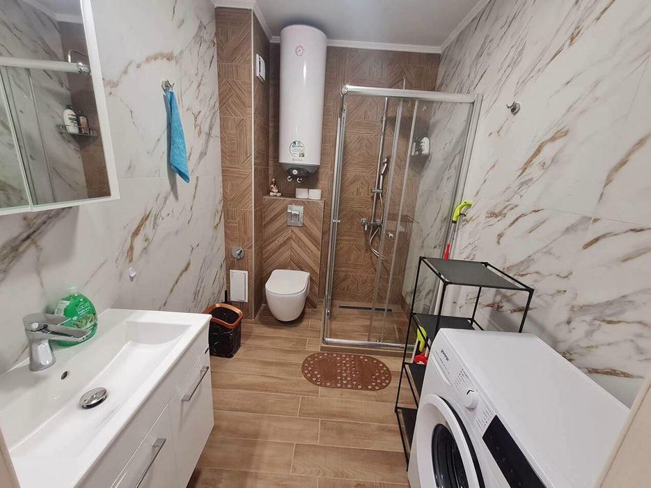 Тристаен апартамент, под наем, Център