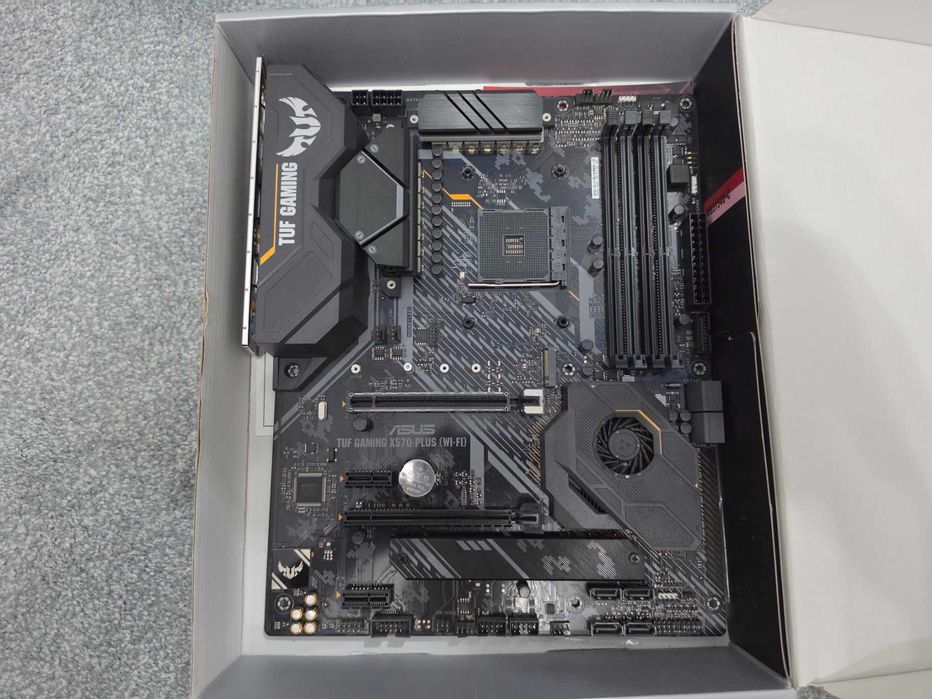 Placa de baza Asus TUF Gaming X570-plus WIFI