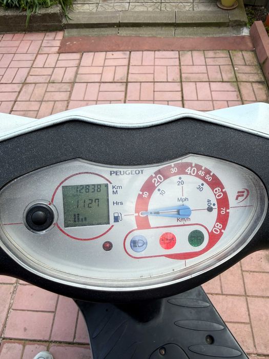 Мотопед Пежо Vivacity 49 кубика