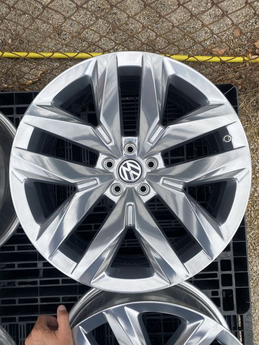 20 цола 5 х 112 мм VW Терамонт Teramont Пасат , Тигуан , Артеон , Голф