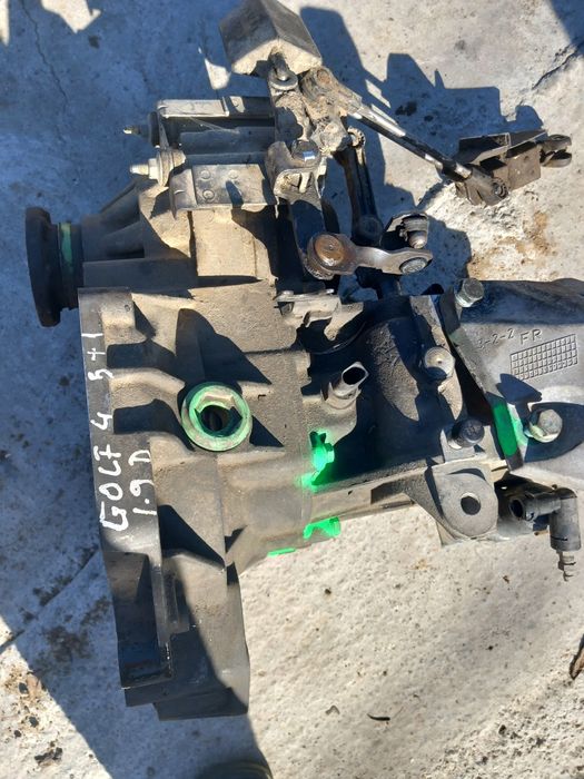 Cutie de viteze manuala 5 trepte VOLKSWAGEN GOLF IVAXP, BCA 02K301211A