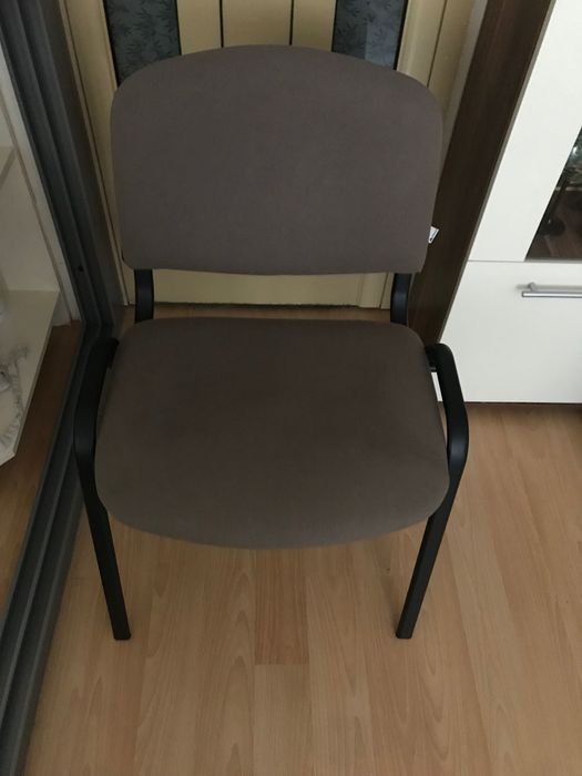 Два офис стола в бежово за 40 лева двата