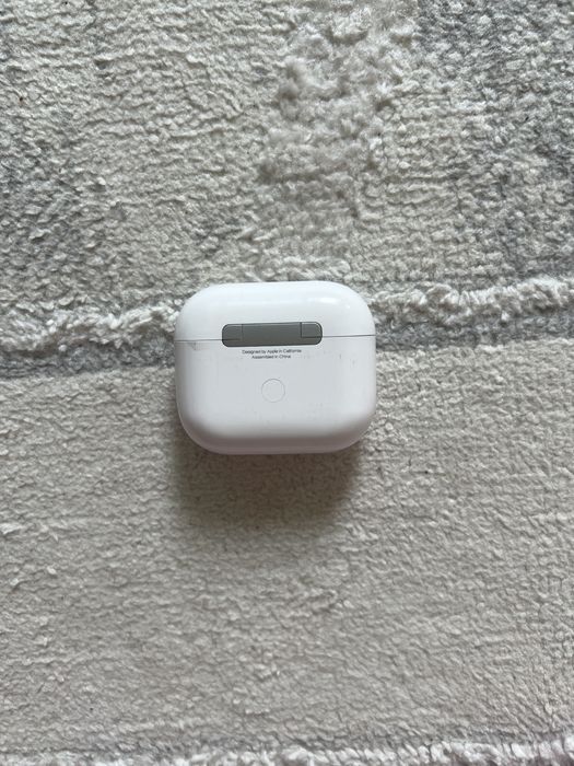 Продам AirPods 4 срочно