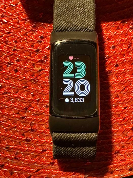 Bratara fitness Fitbit Charge 6, GPS + GLONASS, Bluetooth, NFC, Negru