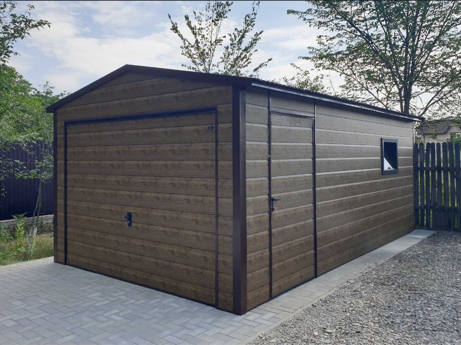 Garaje auto pe structura metalica