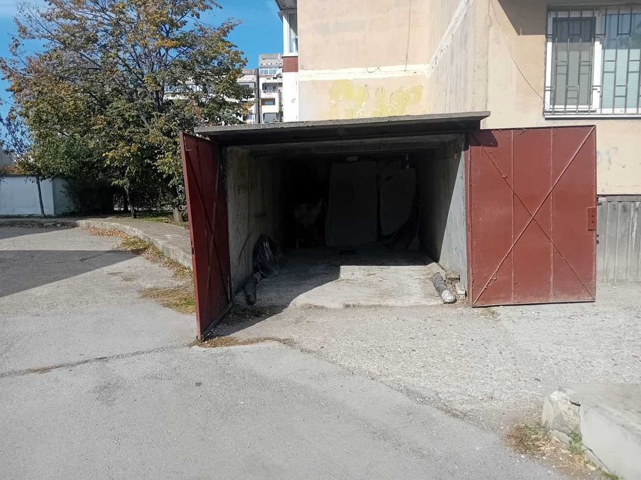 Продава се Гараж / Паркомясто в Русе, Централен южен район - 12 кв.м за 425 €/кв.м - Снимка #1