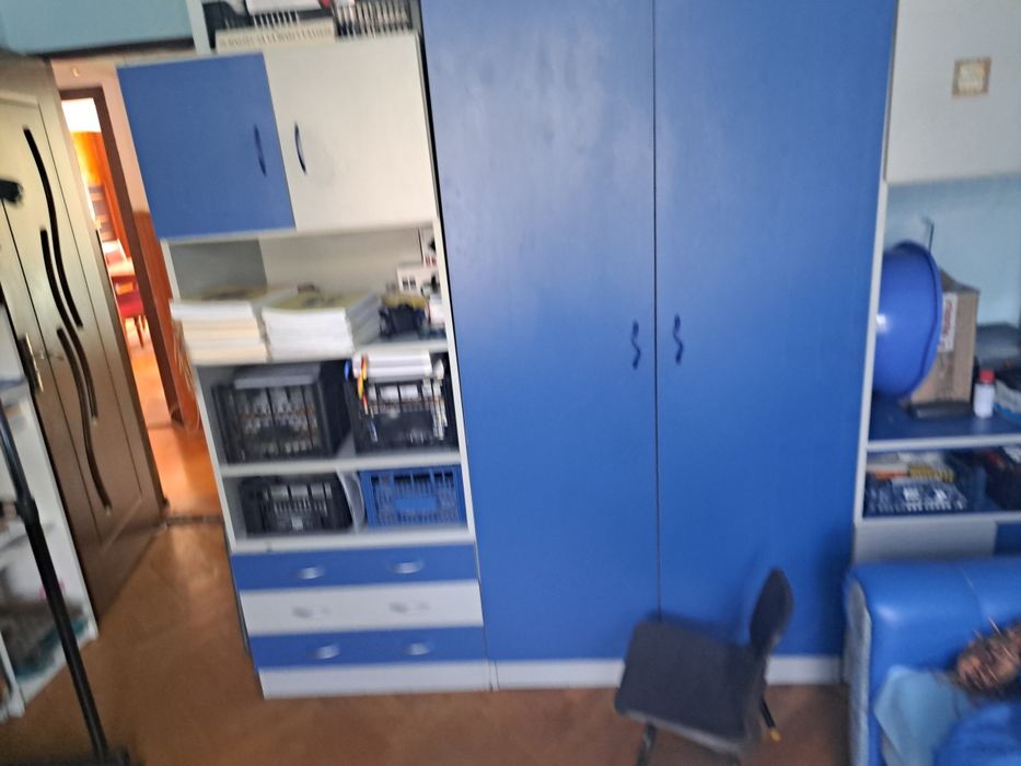 Dulap ,comodă ,canapea