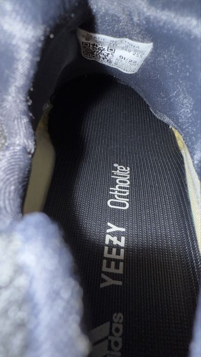 Yeezy 700 v3 Safflower