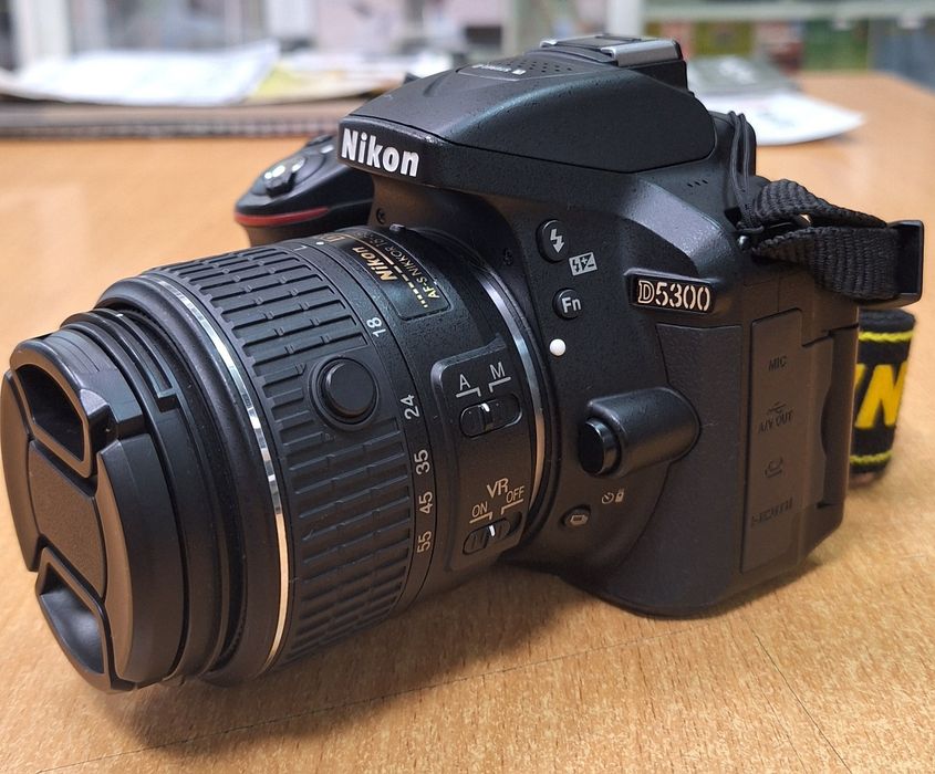 Nikon D5300 kit 18-55mm VR (24.2пикс,Wi-Fi,39 точ фокуса,сост отличное