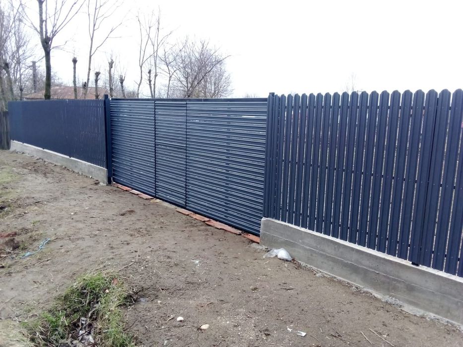 Garduri si porti din sipca metalica, panouri stil jaluzele, tabla cutata, plasa bordurata si alte modele
