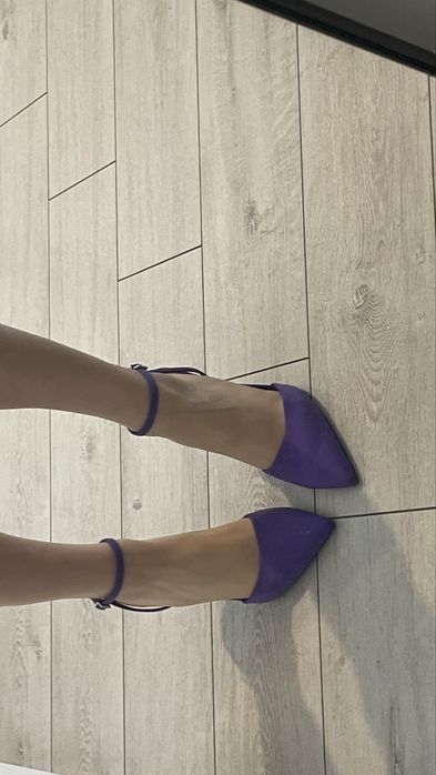 Обувки на ток Bershka с каишка