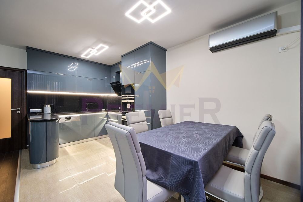 Продава се Тристаен апартамент в Варна, Генералите - 115 кв.м за 3305 €/кв.м - Снимка #2