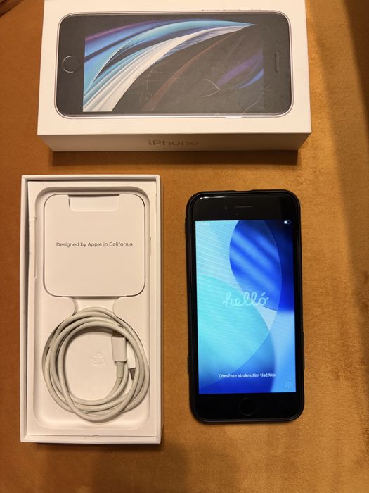 Iphone SE 2020, червен, 64 GB