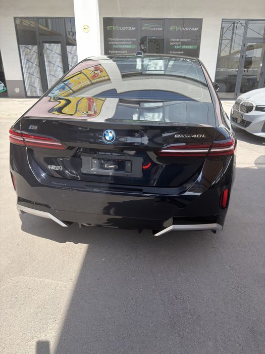BMW i5 40L M-Sport 2025 yil