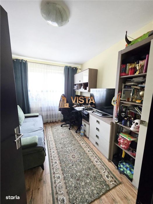 Apartament 4 camere, zona Astra