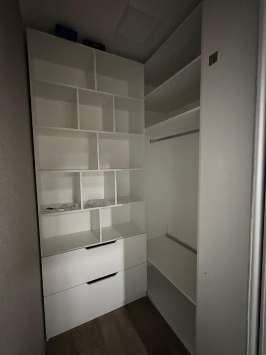 Гардероб полностью с дверями и полками