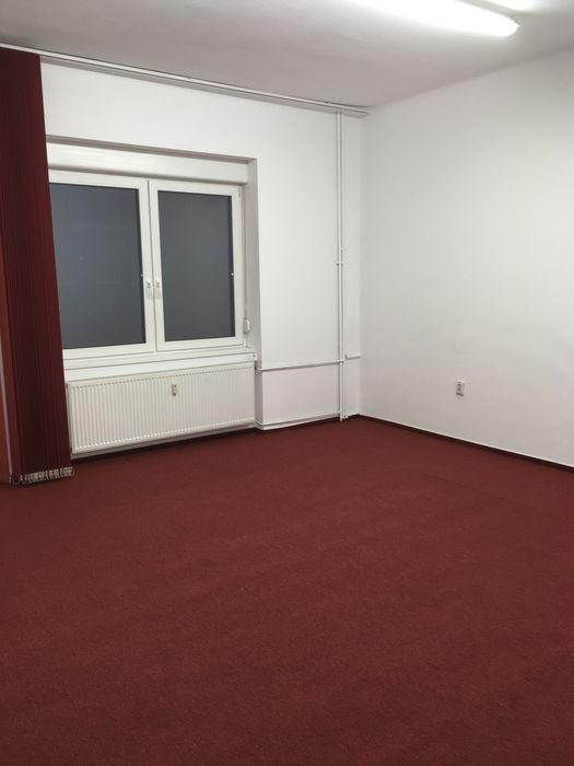 Inchiriez spatiu pentru birou