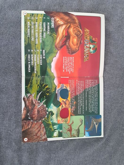 Carte 3 D Dinozauri+ ochelari