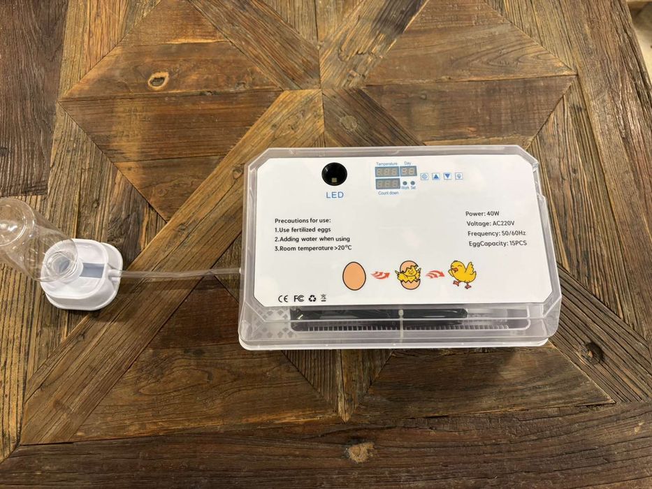 Инкубатор за 15 яйца