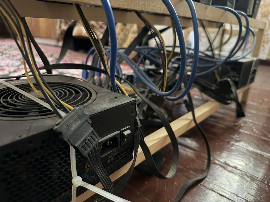 Продава се mining rig с 7 видеокарти