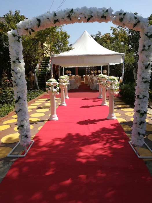 Cort mese aranjamente evenimente