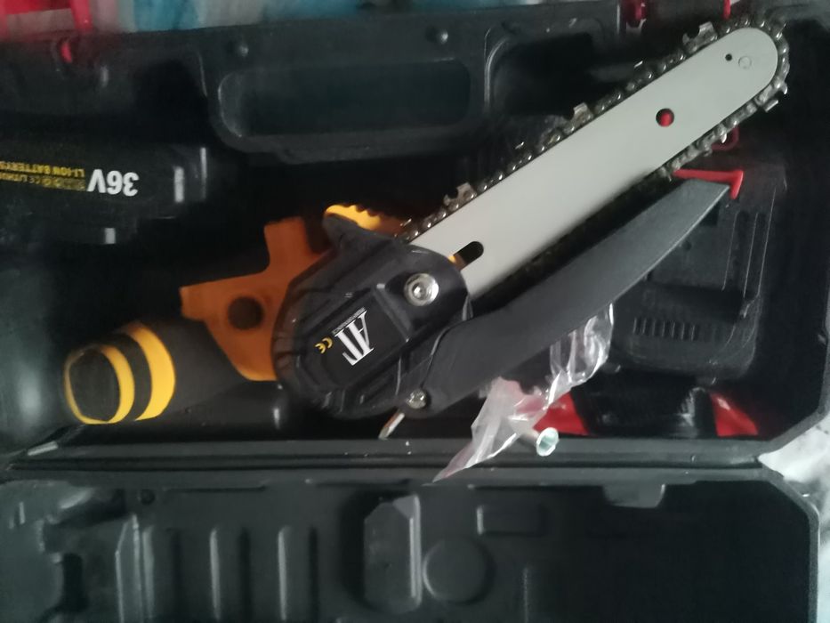 Mini drujbă pe acumulator