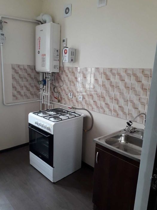 Срочно 3 хонали квартира сотилади