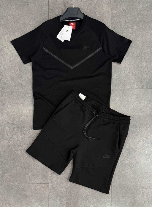 Nike Tech Fleece T-shirt & Short Промо комплект