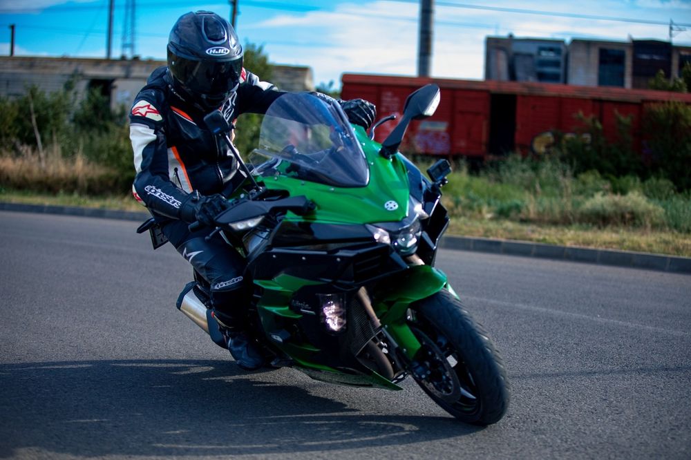 Kawasaki H2 SX SE